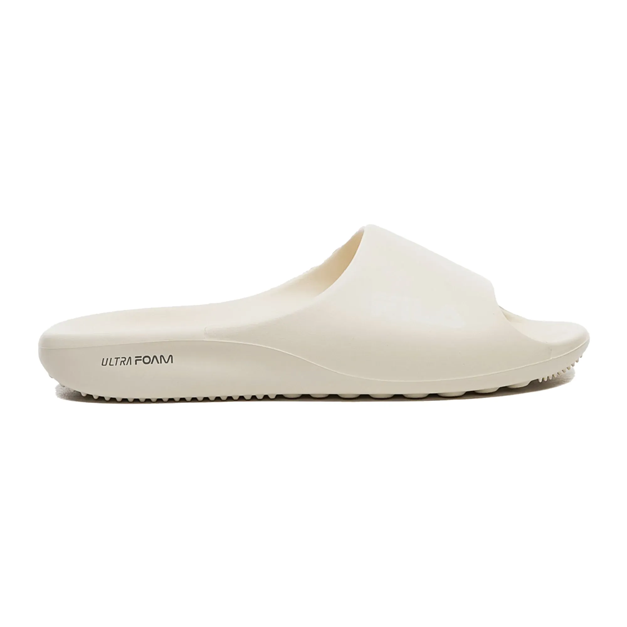 Vista lateral do chinelo casual FILA off white com design confortável e flexível
